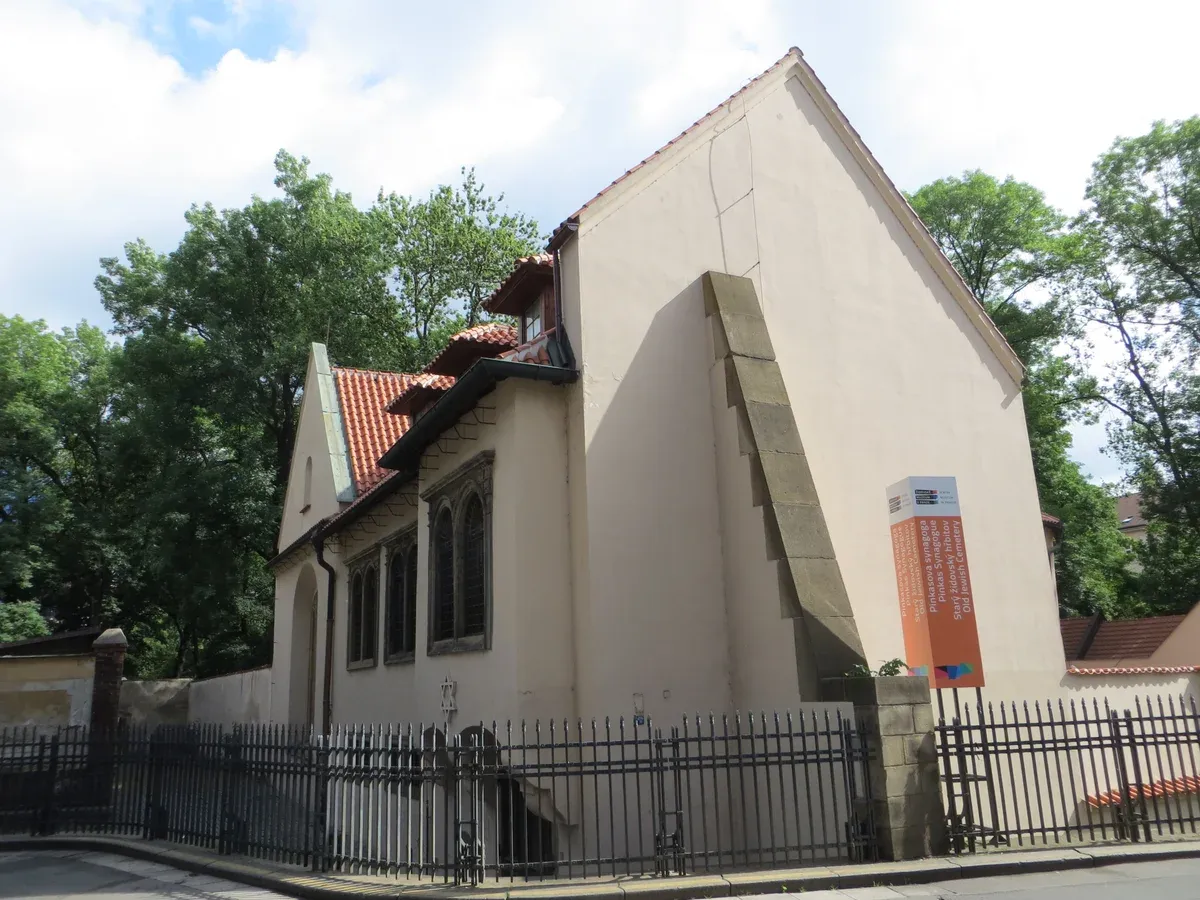 Exterior of the Pinkas Synagogue on a Prague Jewish Quarter tour